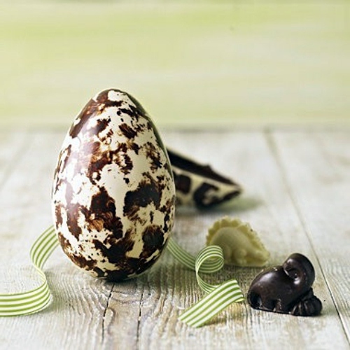 DIY chocolate Easter eggs