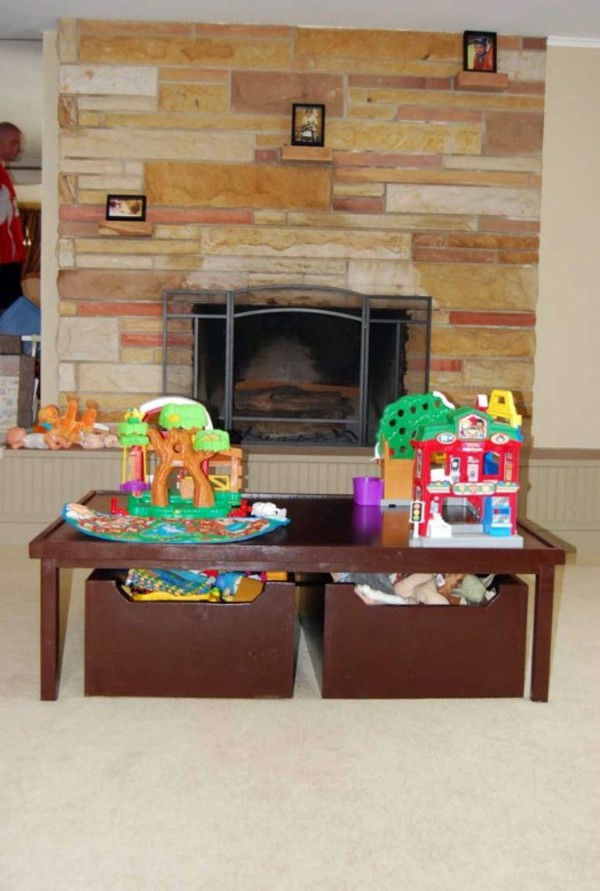 Amusing table to play - great idea for the kids