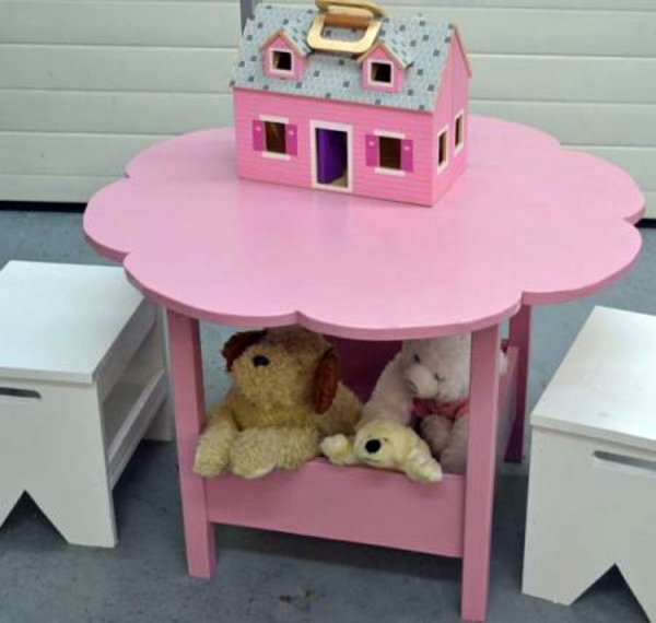 Amusing table to play - great idea for the kids