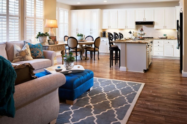 Send ottoman use as a side table - a versatile piece of furniture with style