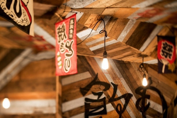 Moderne Architektur - Lively bar and restaurant in a