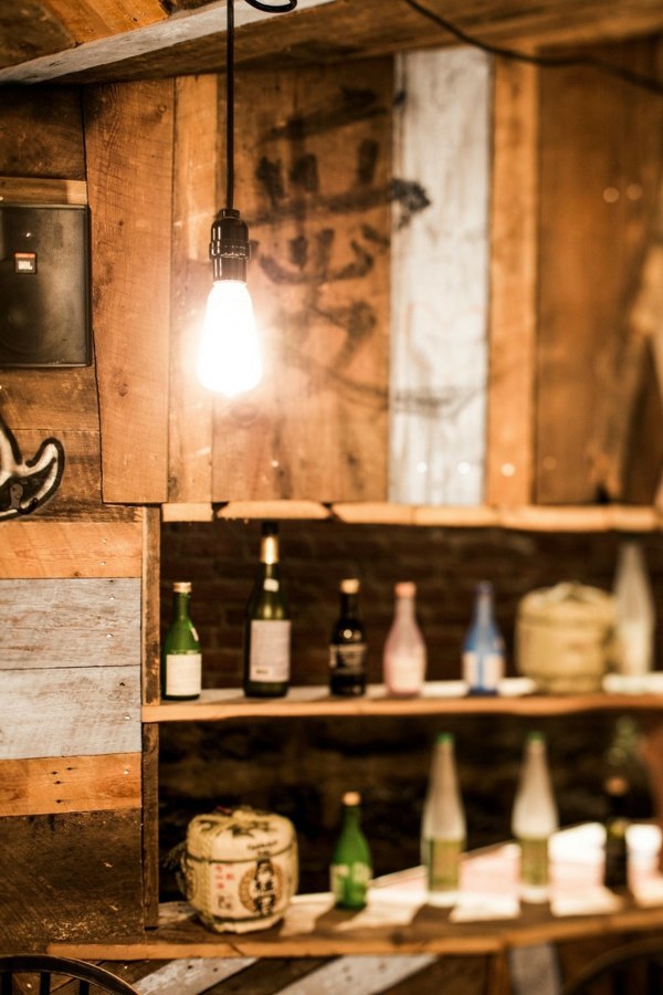 Lively bar and restaurant in a