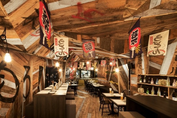 Lively bar and restaurant in a