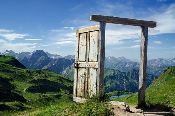 Beautiful house doors in country style - DIY door colors Beautiful house doors in country style - DIY door colors