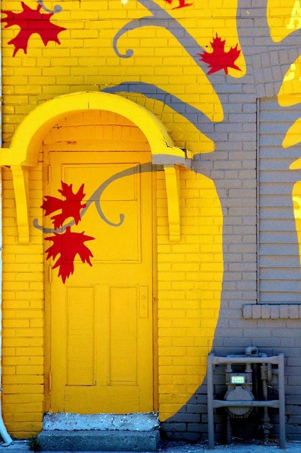 Beautiful house doors in country style - DIY door colors
