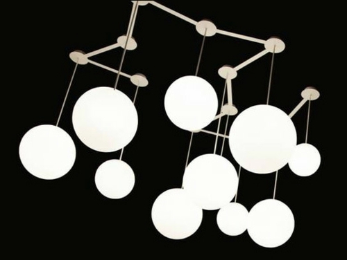 Lampen - White ball lamps at different heights - Multiball Lighting by Roberto Paoli Lampen - White ball lamps at different heights - Multiball Lighting by Roberto Paoli