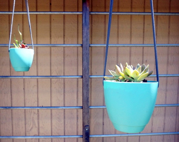 Hanging planters do it yourself - a DIY project for your garden