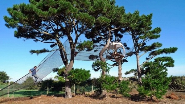 The pendant luxury tent Cocoon Tree The pendant luxury tent Cocoon Tree