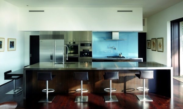 The Modern house on the hill and Magnificent views in the canyon The Modern house on the hill and Magnificent views in the canyon