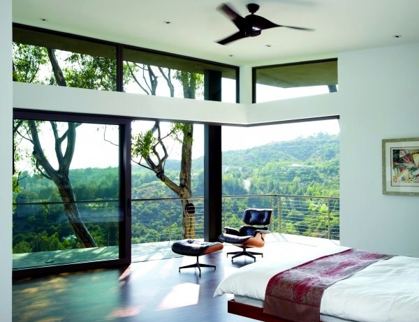 The Modern house on the hill and Magnificent views in the canyon The Modern house on the hill and Magnificent views in the canyon
