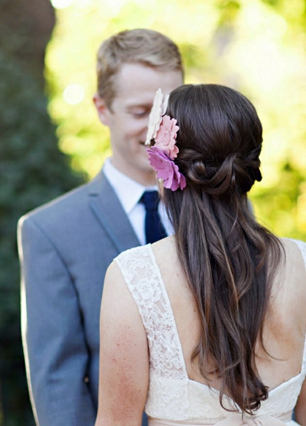 Bridal hairstyle half open - come on in style under the hood!