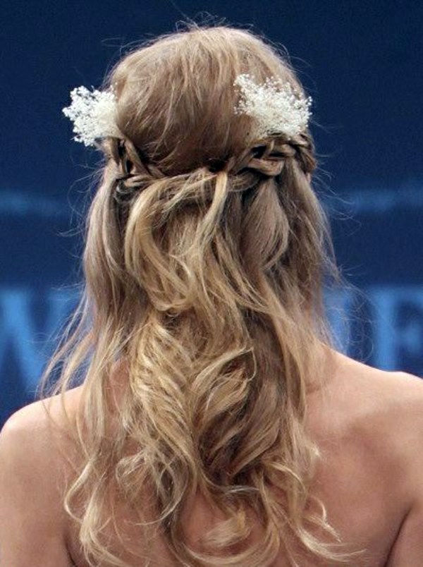 Trends - Bridal hairstyle half open - come on in style under the hood! Trends - Bridal hairstyle half open - come on in style under the hood!