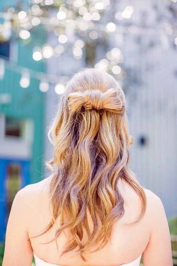 Bridal hairstyle half open - come on in style under the hood!