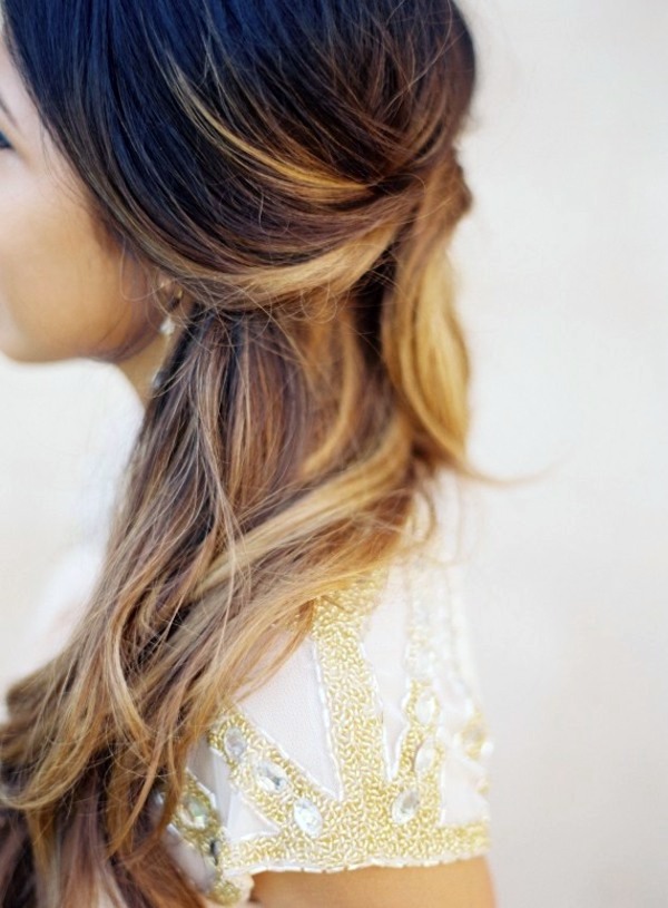 Bridal hairstyle half open - come on in style under the hood!