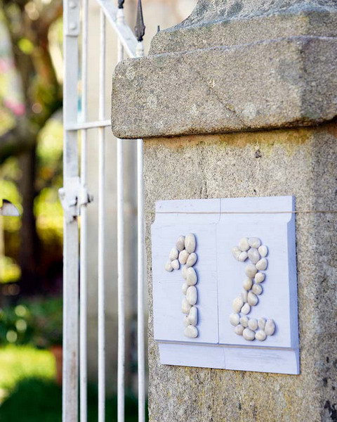 Stylistic Flint stones for interior and exterior decoration