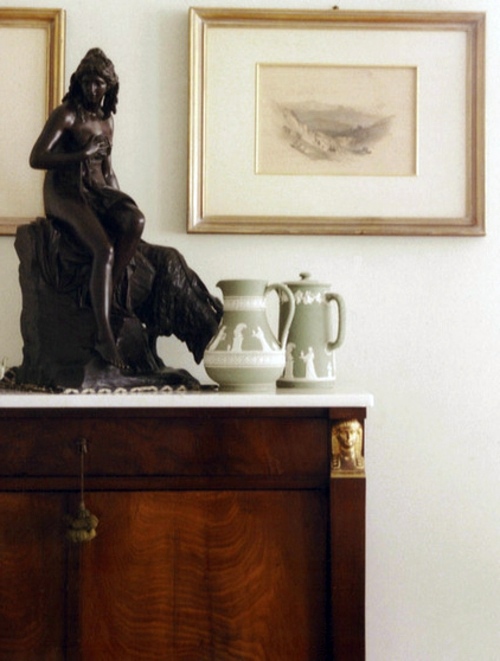 As can be appreciated the quality of the antique furniture properly