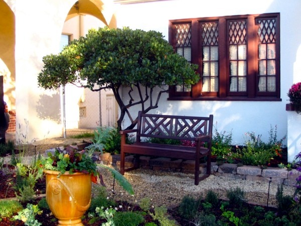 20 stylish ideas for outdoor seating area - a comfortable seating area in the garden