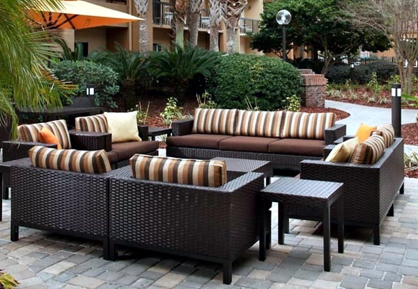 20 stylish ideas for outdoor seating area - a comfortable seating area in the garden