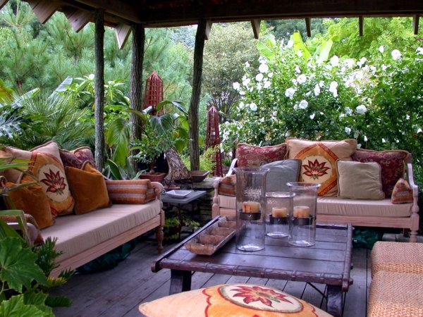 20 stylish ideas for outdoor seating area - a comfortable seating area in the garden