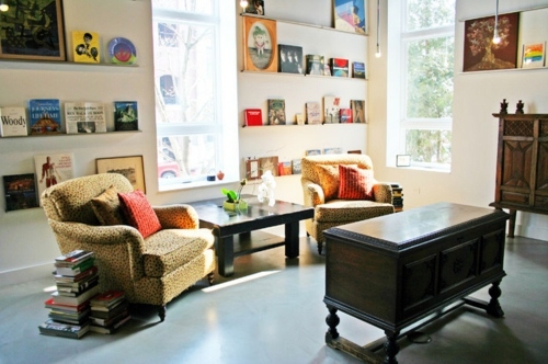 Forget the bare walls - design your art gallery with picture frames on the wall