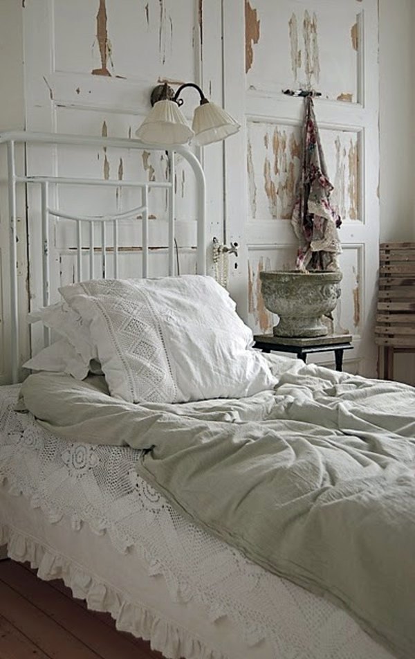 Old doors re-use - cool decoration and DIY furniture Old doors re-use - cool decoration and DIY furniture