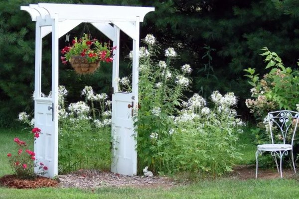 Old doors re-use - cool decoration and DIY furniture Old doors re-use - cool decoration and DIY furniture