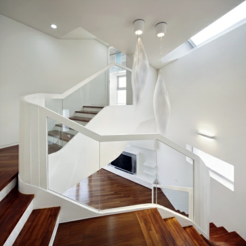 Attractive white designer house located in South Korea Attractive white designer house located in South Korea