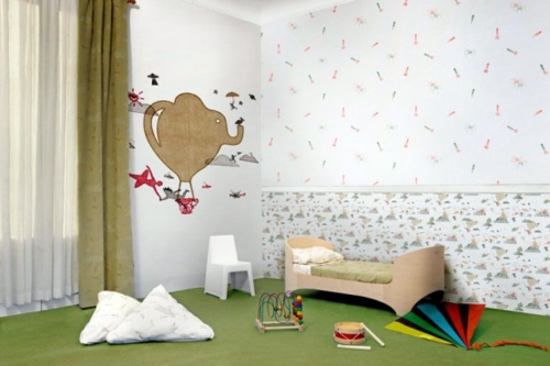 Designer wallpaper in the nursery