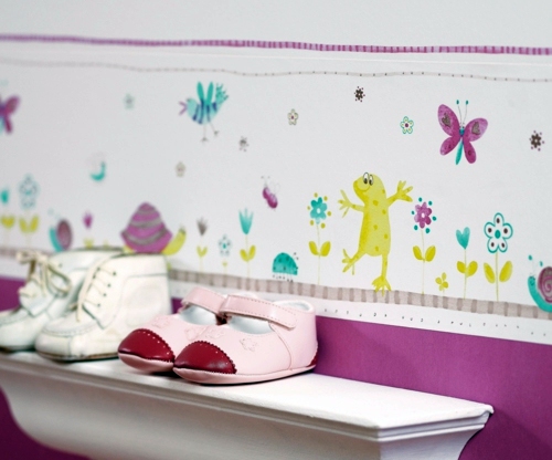 Designer wallpaper in the nursery