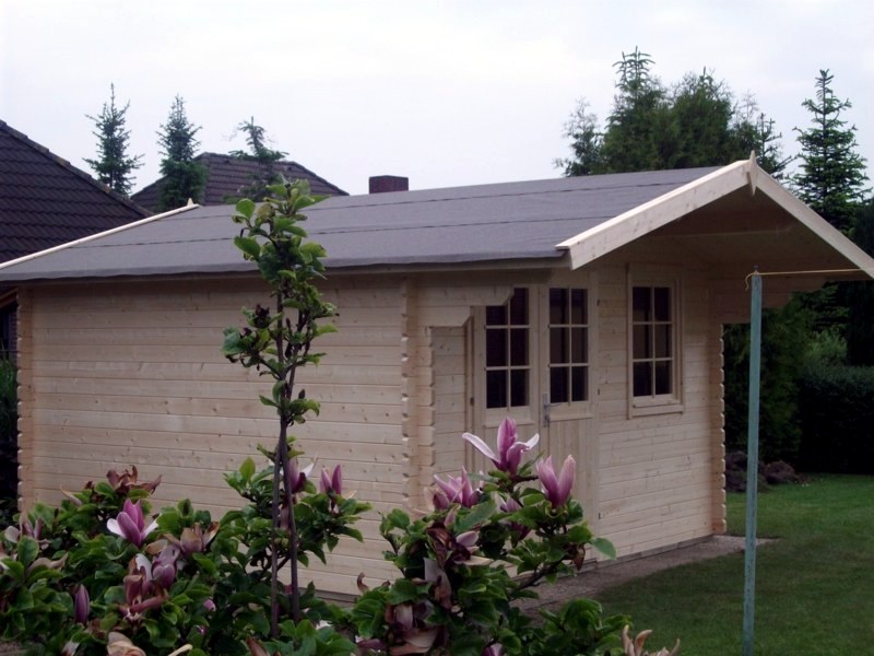 Gartengestaltung - With a wooden garden shed it is romantic Gartengestaltung - With a wooden garden shed it is romantic