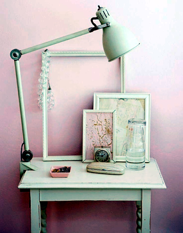 Add a touch of romance in the interior - dusky pink wall color