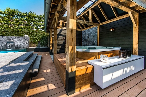 Spa facilities and swimming pool in the garden Spa facilities and swimming pool in the garden