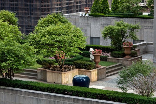 Cool garden design idea - green oasis on the roof terrace