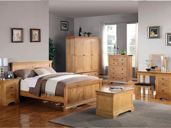 Wood furniture for a beautiful bedroom design