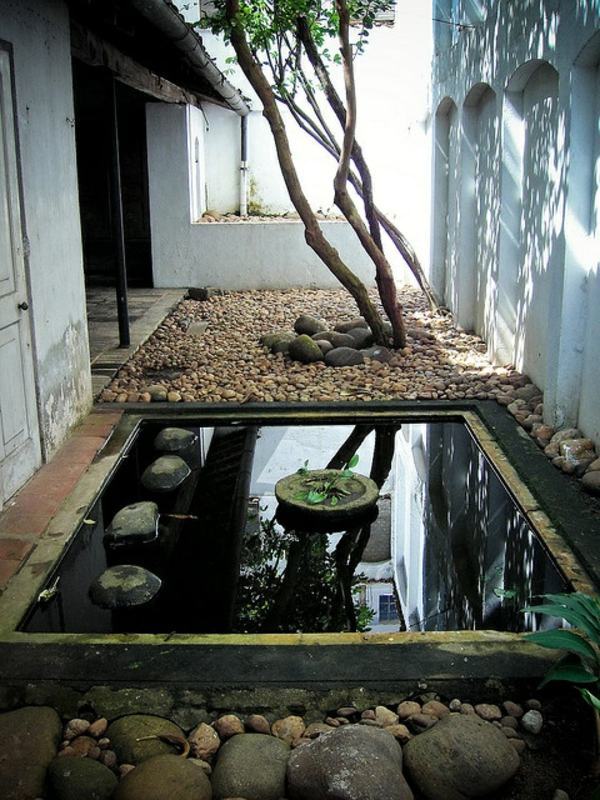 Creating a garden pond and create a green oasis