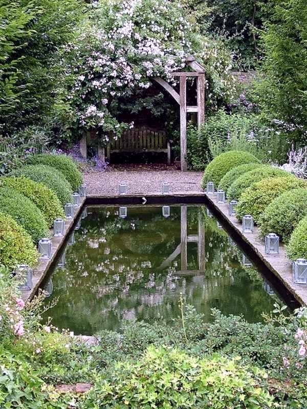 Creating a garden pond and create a green oasis