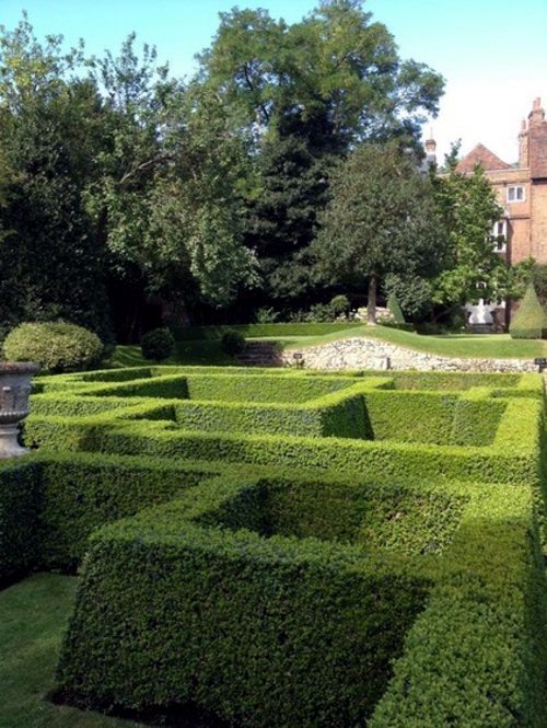 Magic English garden city - histrorisches garden design brought back to life