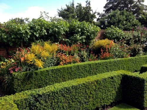 Magic English garden city - histrorisches garden design brought back to life