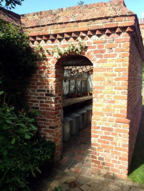 Magic English garden city - histrorisches garden design brought back to life