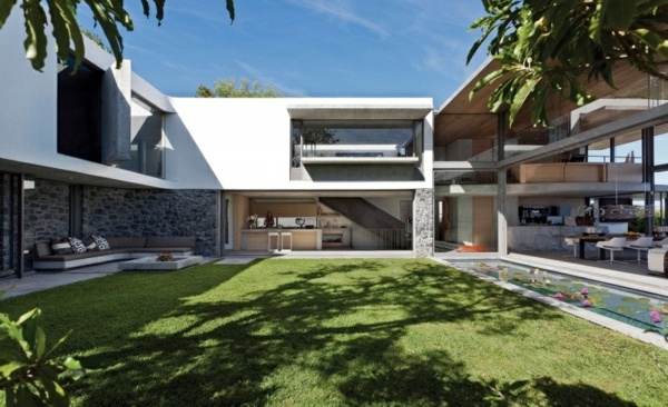 Opulent modern residence in Cape Town with spectacular ocean views