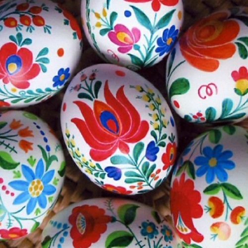 Tinker and paint cool Easter eggs