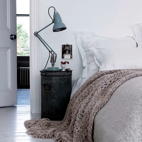 10 attractive bedside table designs – stunning accent in the bedroom
