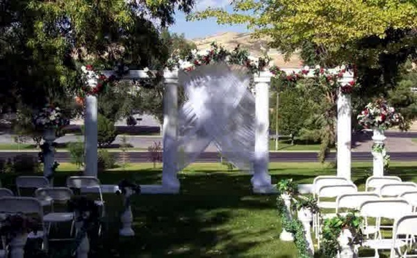 Wedding Decor with floral decoration - Cool wedding decoration outdoor