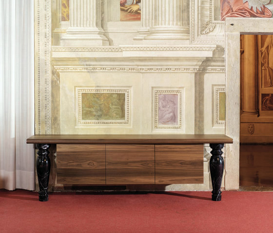 Stylish Kitchen Furniture with Italian Design