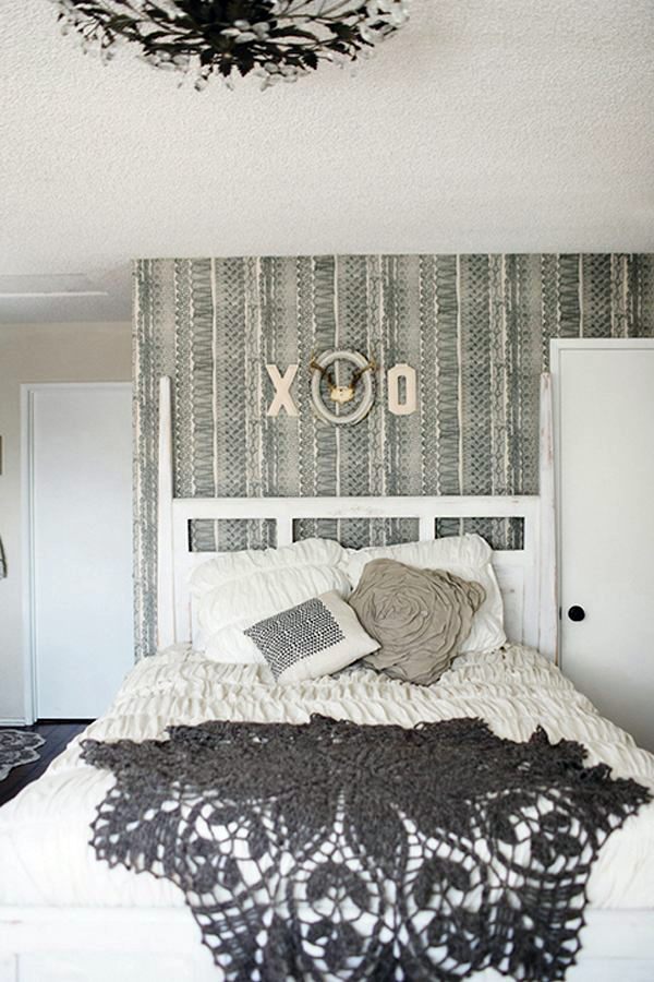 Knitted and crocheted decoration for DIY