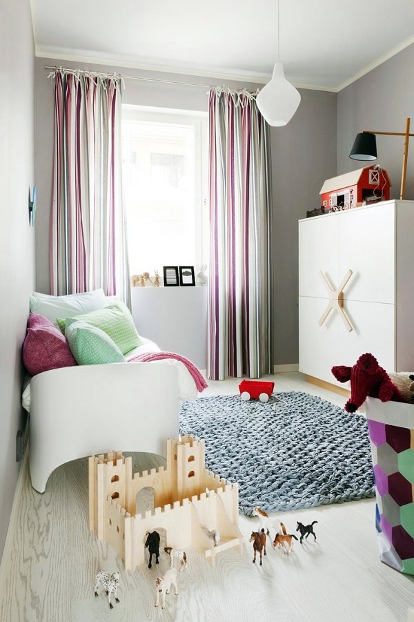 Knitted and crocheted decoration for DIY