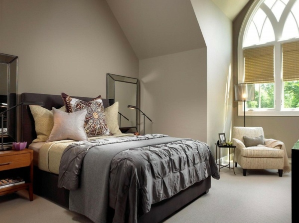 Designer house with swimming pool and wine cellar Designer house with swimming pool and wine cellar