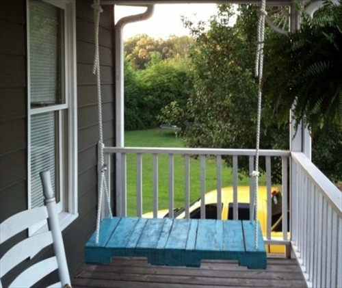 DIY swing from Euro pallets