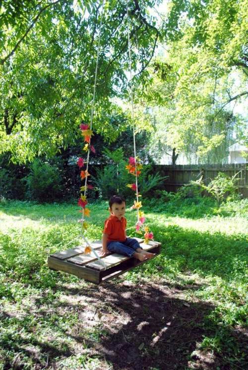 DIY swing from Euro pallets