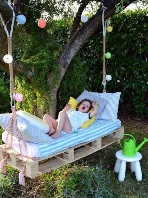DIY swing from Euro pallets